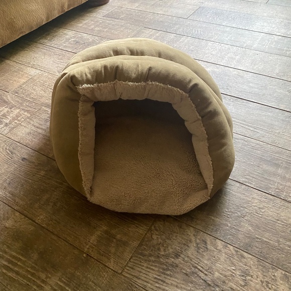 Pet Sleep Zone Cuddle Cave Tan 22 inch Plush Faux Suede Pet Bed - Picture 2 of 5